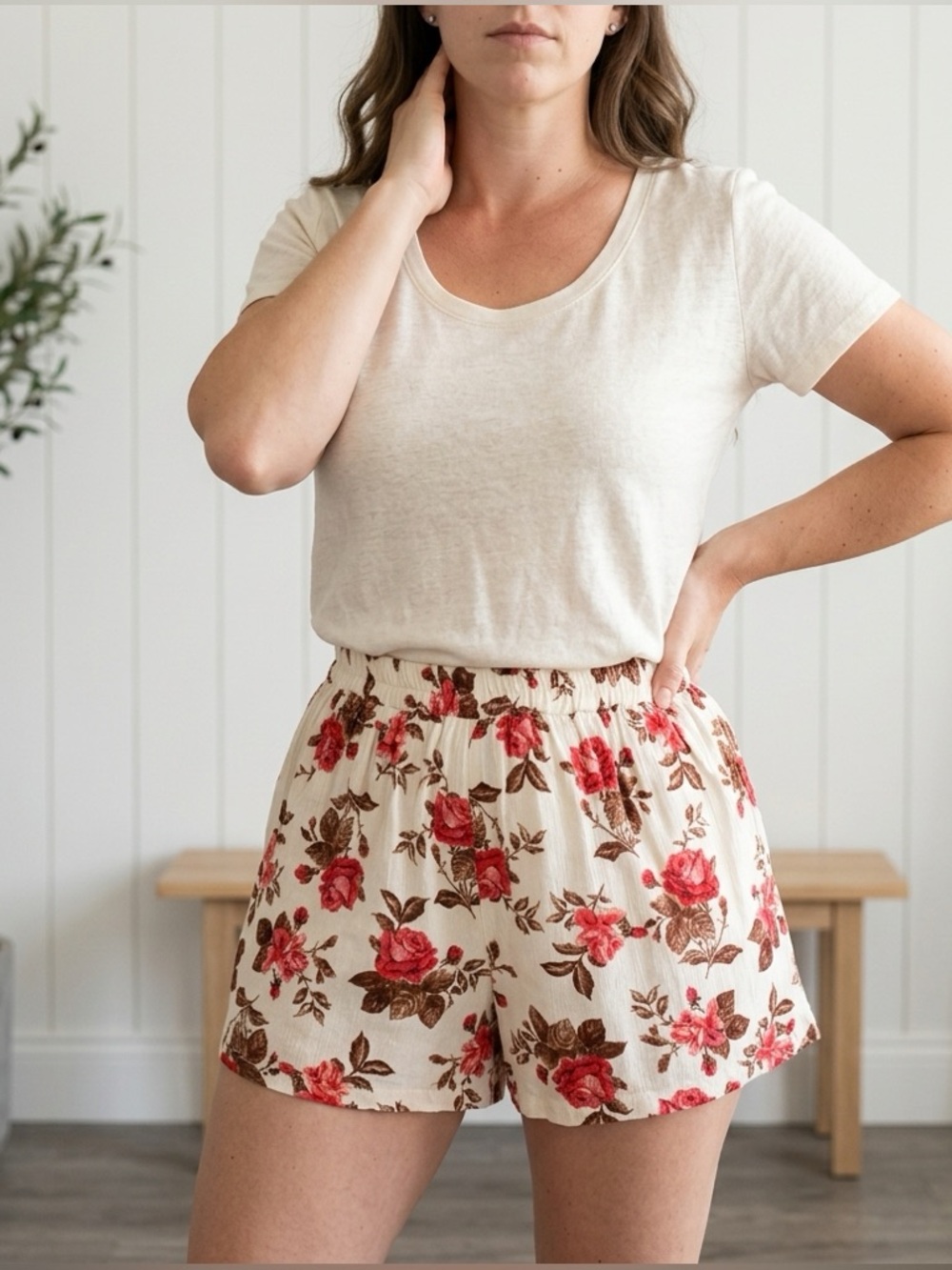 💥 Angie Cream Floral High Waisted Shorts Red Rose Print Size Medium Pockets